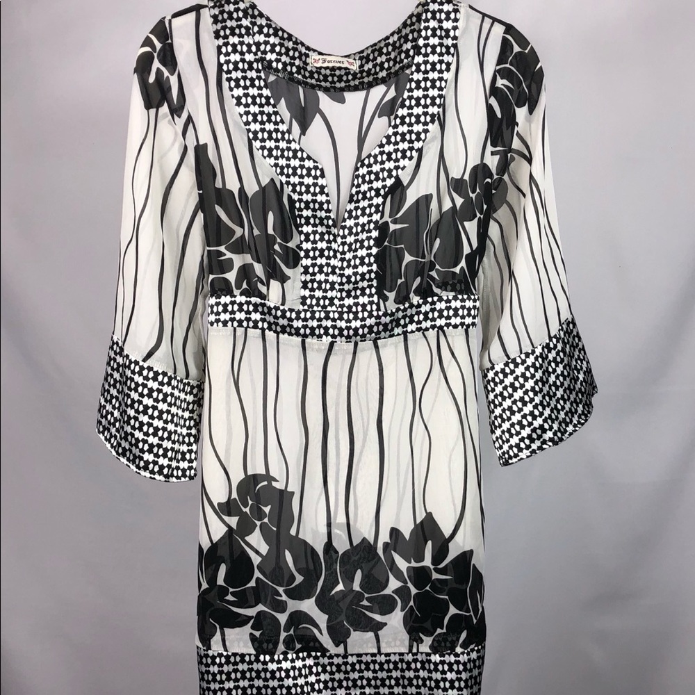 NWOT FOREVER BACK TIE PATTERNED BLOUSE! NEW! - Picture 1 of 8